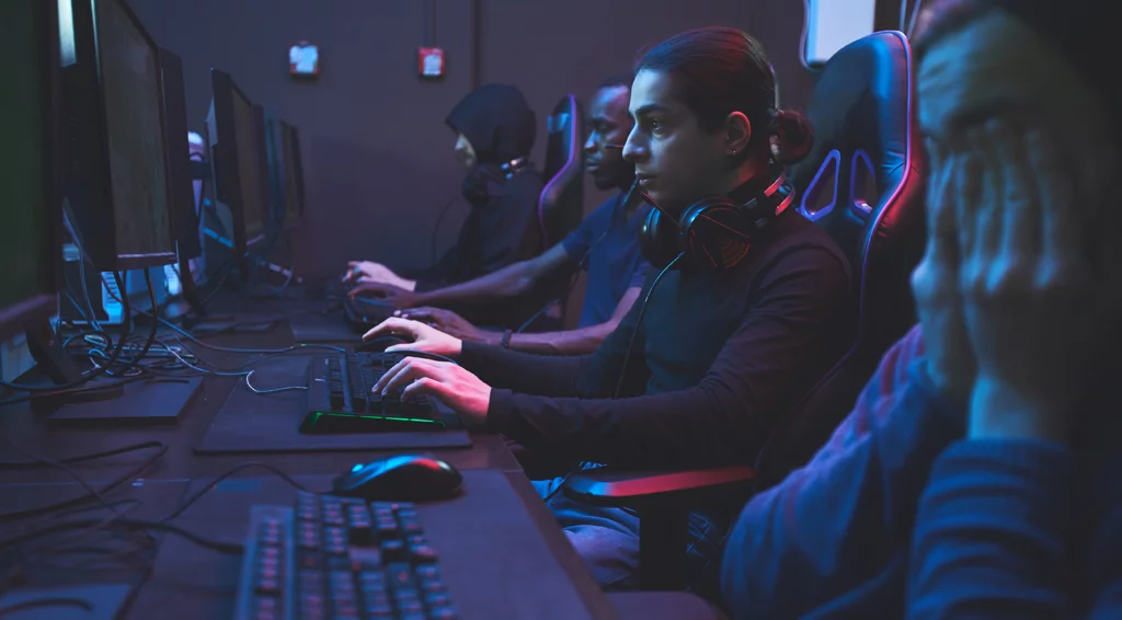 The Power of Online Gaming Communities: Connecting Through Forums, Discord, and Social Bonds